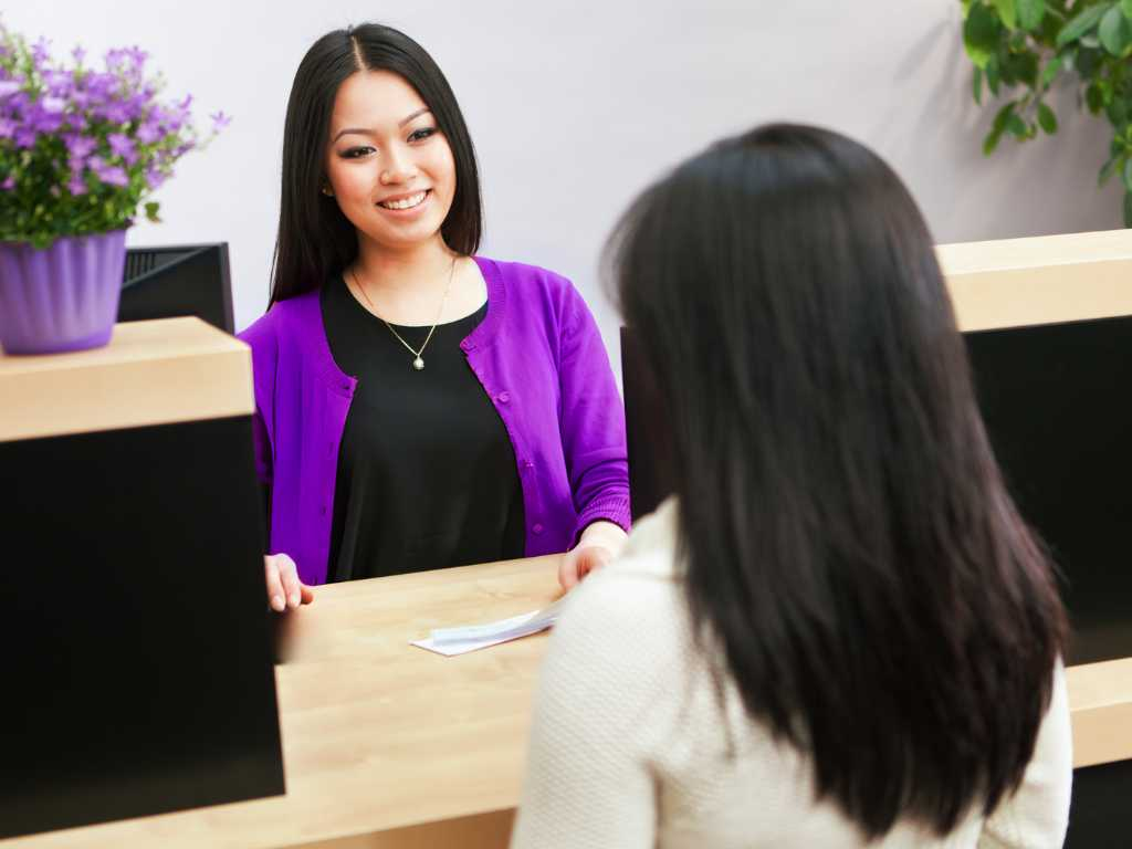 How and Where to Open a Bank Account for Your Maid in Singapore