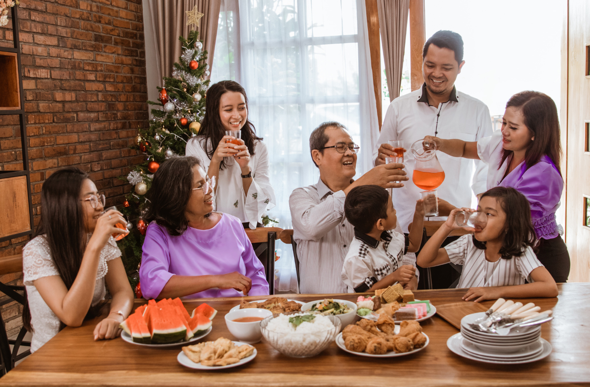 What You Should Know Before Hiring a Domestic Helper for the Christmas Holidays