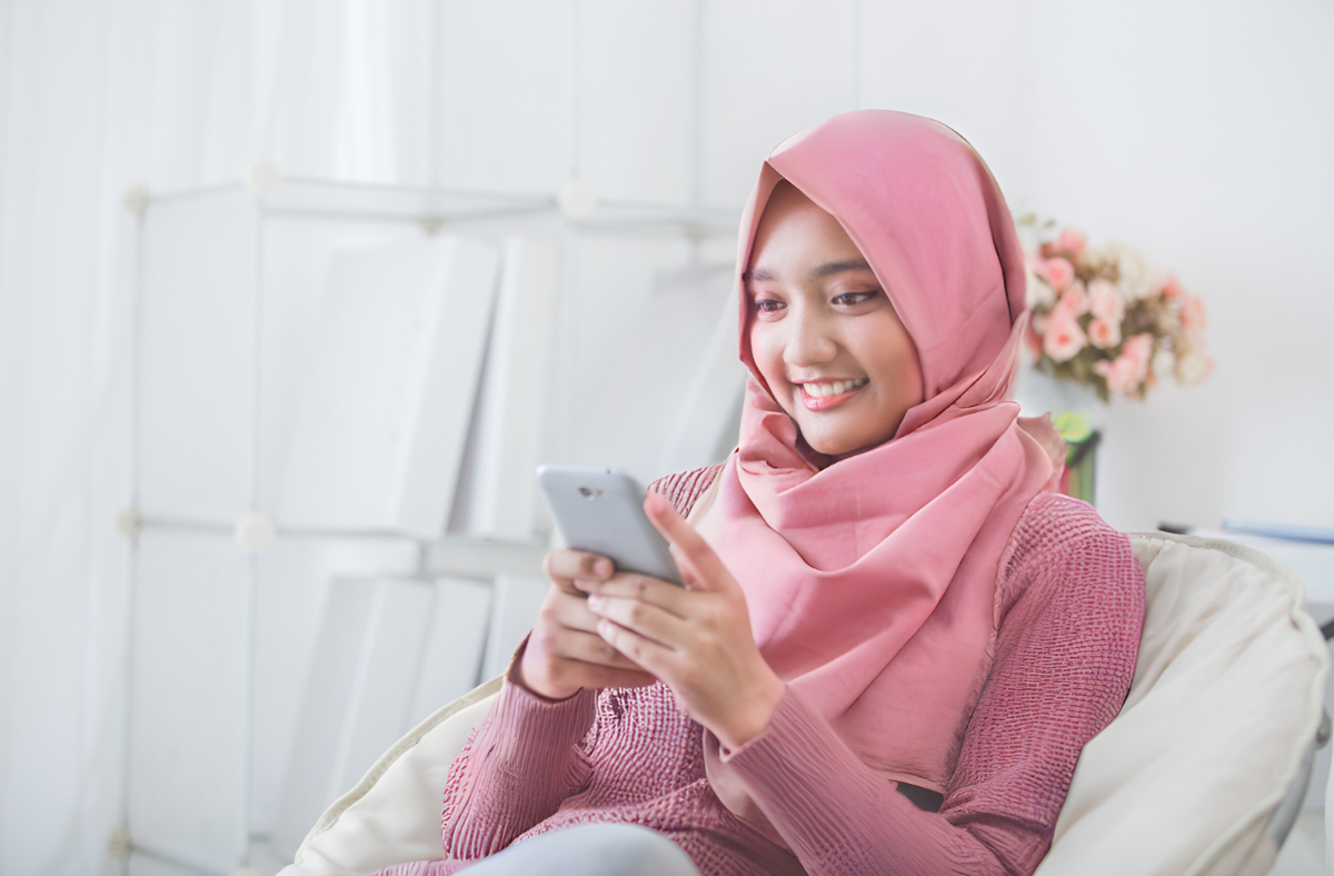 How to Handle Homesickness While Working Abroad