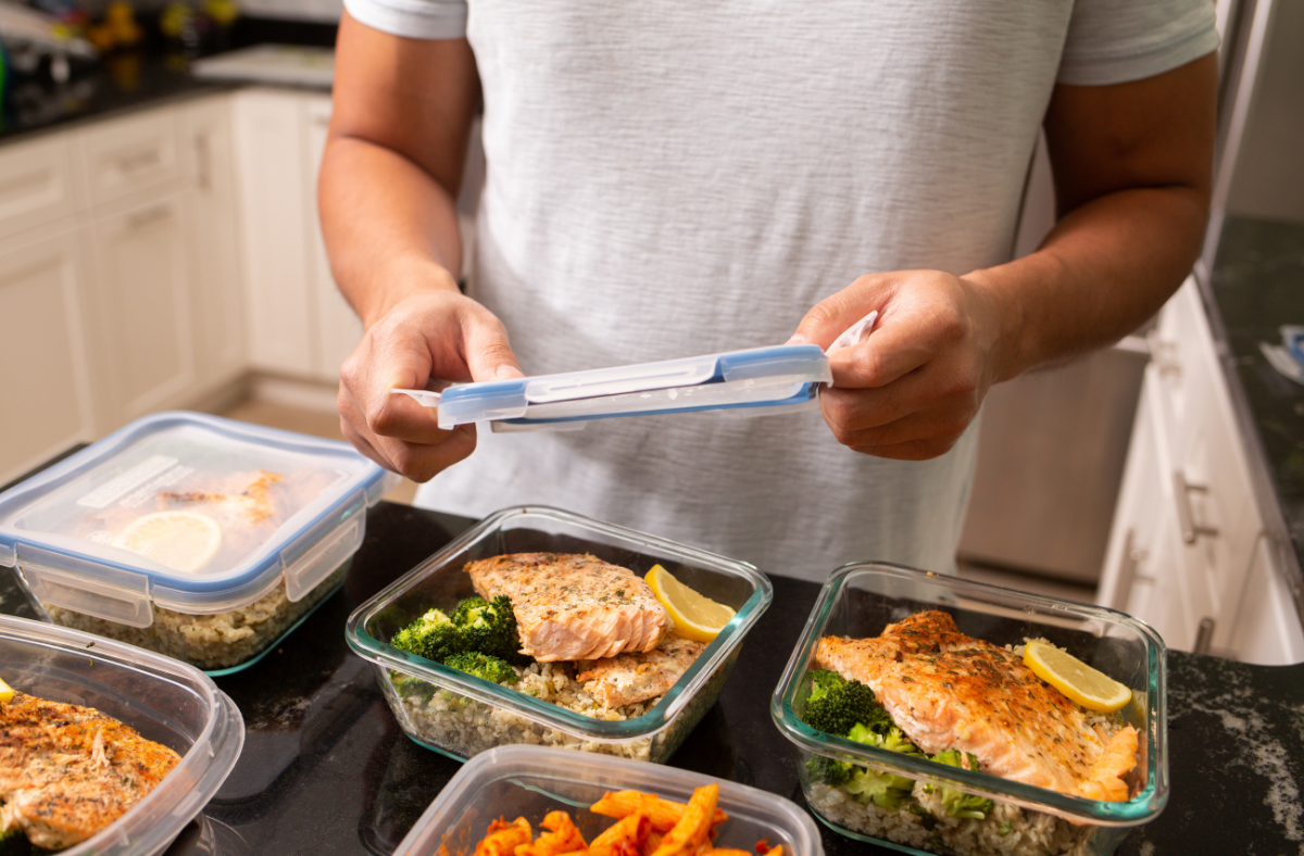 Meal Prep Like a Pro: Tips for Helpers to Save Time in the Kitchen