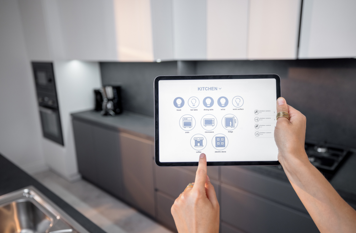 Smart Home, Smart Help: How Tech Can Support Your Helper at Work